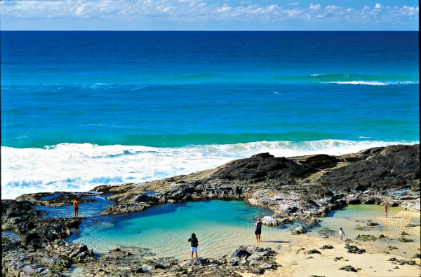 Champagne pools Middle Rocks on Fraser Island