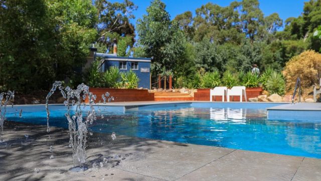 new-pool-fountain-square-51c6ca97ff355ac161950ffee34acad2-.jpg